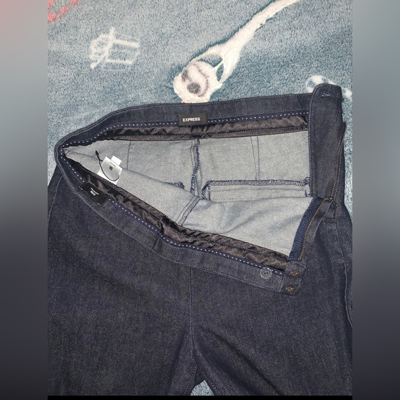 Express Super High Rise Flare Jeans 8R. - Picture 3 of 5